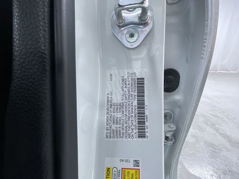 Used 2024 Honda Civic EX-L image 15