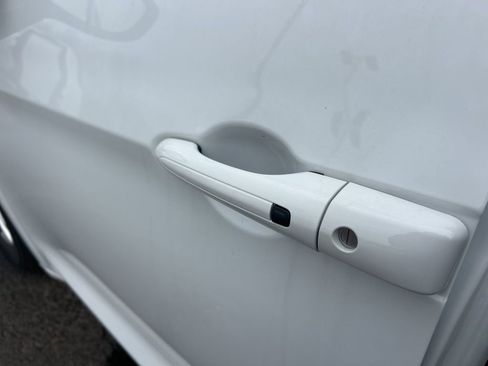 New 2026 Chrysler Voyager LX image 18