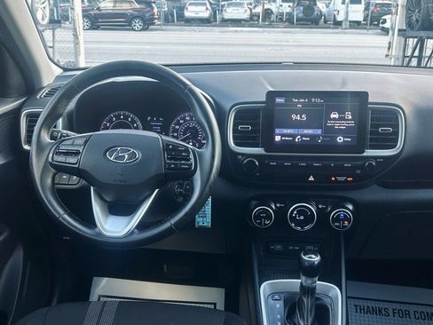 Used 2022 Hyundai Venue SEL w/ Cargo Package image 16