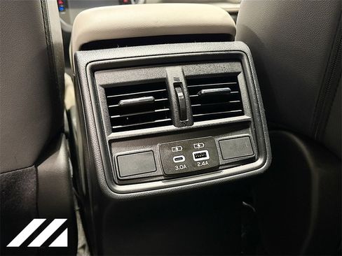 Used 2025 Subaru Forester Premium image 26