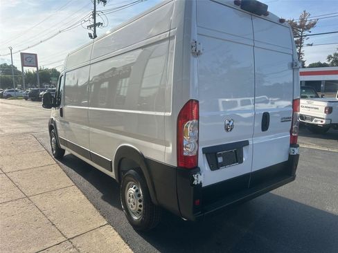 Used 2026 RAM ProMaster 2500 w/ Convenience Group FWD image 4