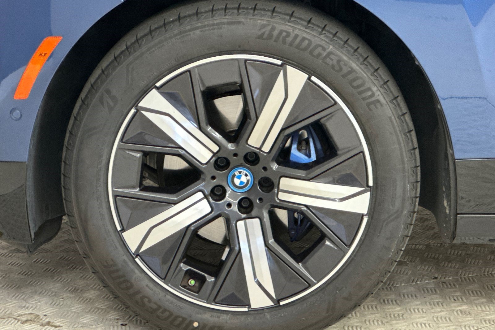 Certified 2024 BMW iX xDrive50 w/ Sport Package AWD/4WD image 13