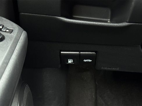 Used 2024 Nissan Kicks SR image 36