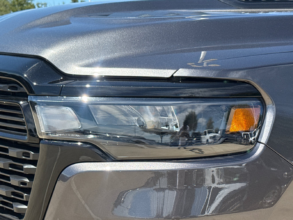 New 2027 RAM 1500 Express AWD/4WD image 4