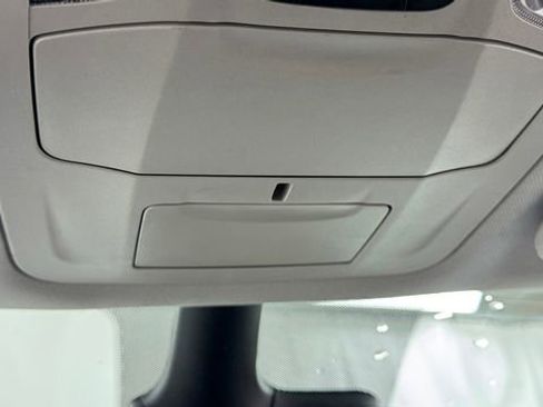 Used 2024 Chrysler Pacifica Touring-L FWD image 33