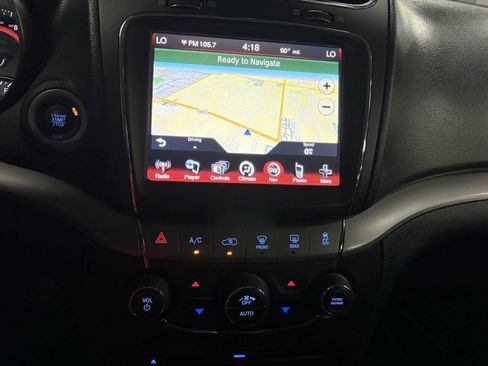 Used 2019 Dodge Journey Crossroad w/ Nav & Sun Group image 24