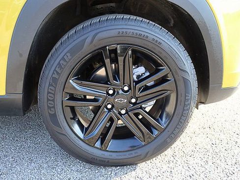 Used 2025 Chevrolet Trax ACTIV image 13