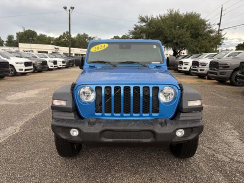 Used 2024 Jeep Wrangler Sport AWD/4WD image 9