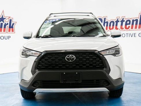 Used 2022 Toyota Corolla Cross LE image 12