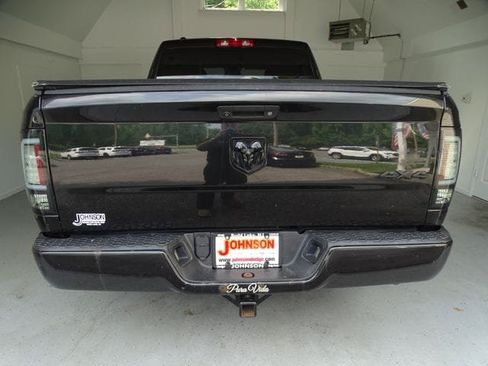 Used 2018 RAM 1500 Express w/ Black Ram 1500 Express Group AWD/4WD image 15