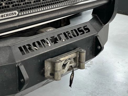 Used 2017 Nissan Titan PRO-4X AWD/4WD image 13