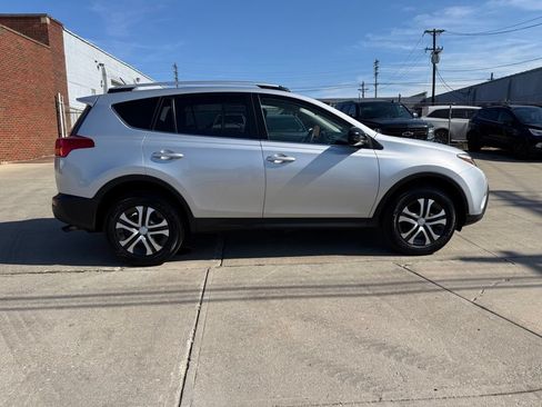 Used 2013 Toyota RAV4 LE AWD/4WD image 5