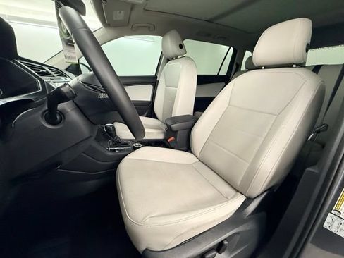 Used 2021 Volkswagen Tiguan SEL w/ 2-Row Tiguan MDO Package AWD/4WD image 14