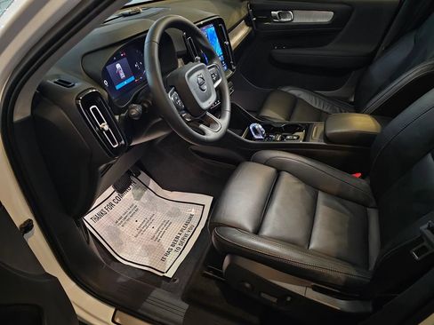 Used 2024 Volvo XC40 B5 Plus w/ Protection Package Premier AWD/4WD image 14