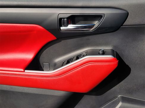 Used 2023 Toyota Highlander XSE image 23