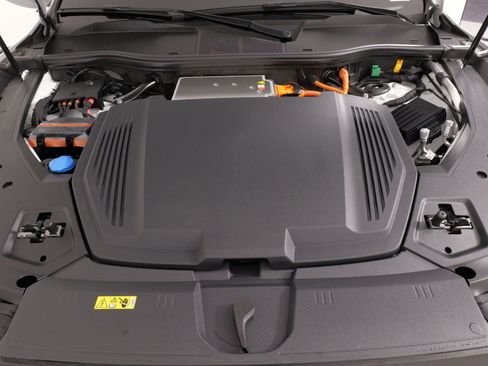 Used 2024 Audi Q8 e-tron Premium Plus w/ Premium Plus Package image 67