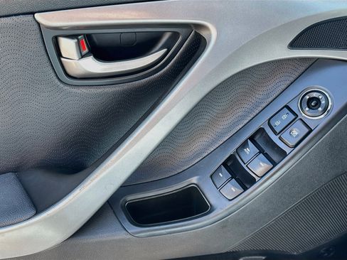 Used 2013 Hyundai Elantra Limited FWD image 15