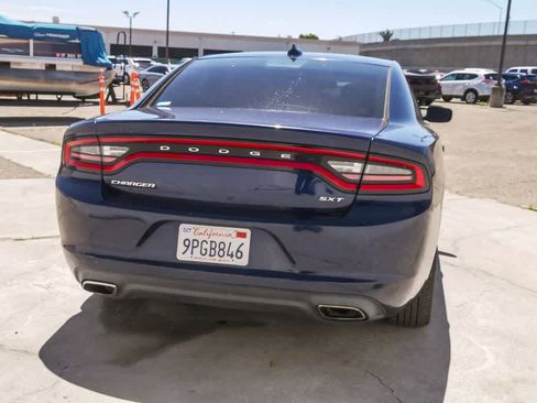 Used 2015 Dodge Charger SXT RWD image 8