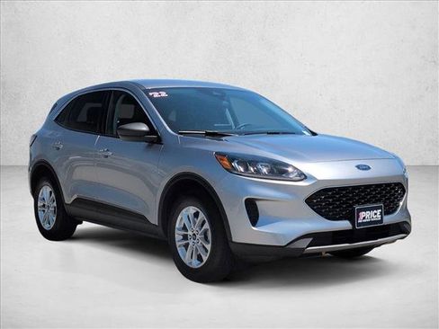 Used 2022 Ford Escape SE w/ Convenience Package AWD/4WD image 3
