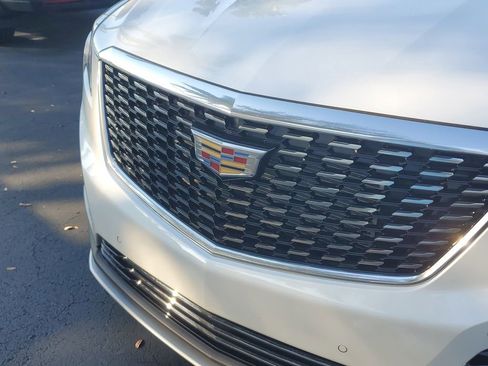 Used 2021 Cadillac XT5 Premium Luxury image 9