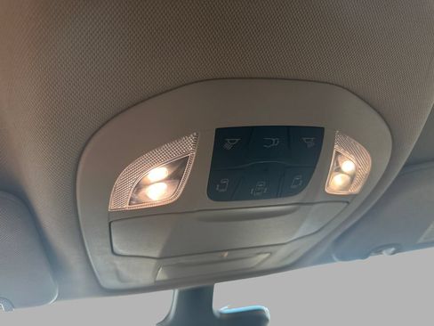 Used 2024 Chrysler Pacifica Touring-L FWD image 28