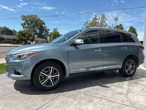 Used 2017 INFINITI QX60 Luxe w/ Premium Plus Package AWD/4WD image 4