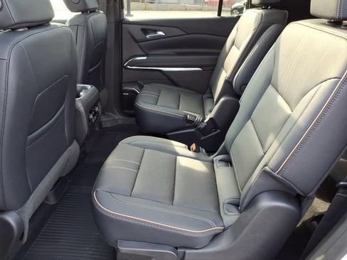 New 2026 Chevrolet Traverse High Country w/ LPO, Floor Liner Package AWD/4WD image 10