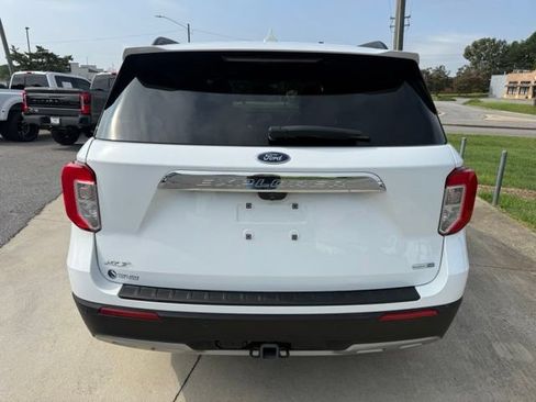 Used 2020 Ford Explorer XLT w/ Equipment Group 202A AWD/4WD image 9