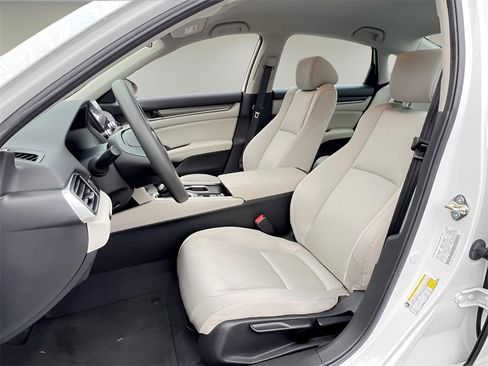 Used 2021 Honda Accord LX image 9