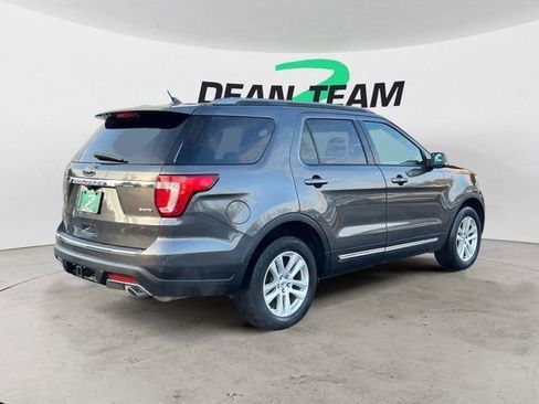 Used 2018 Ford Explorer XLT w/ Equipment Group 201A image 8