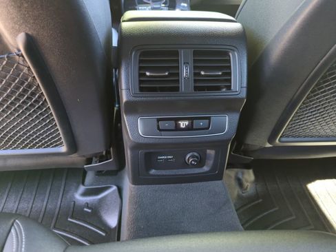 Used 2022 Audi Q5 2.0T Premium w/ Convenience Package image 32