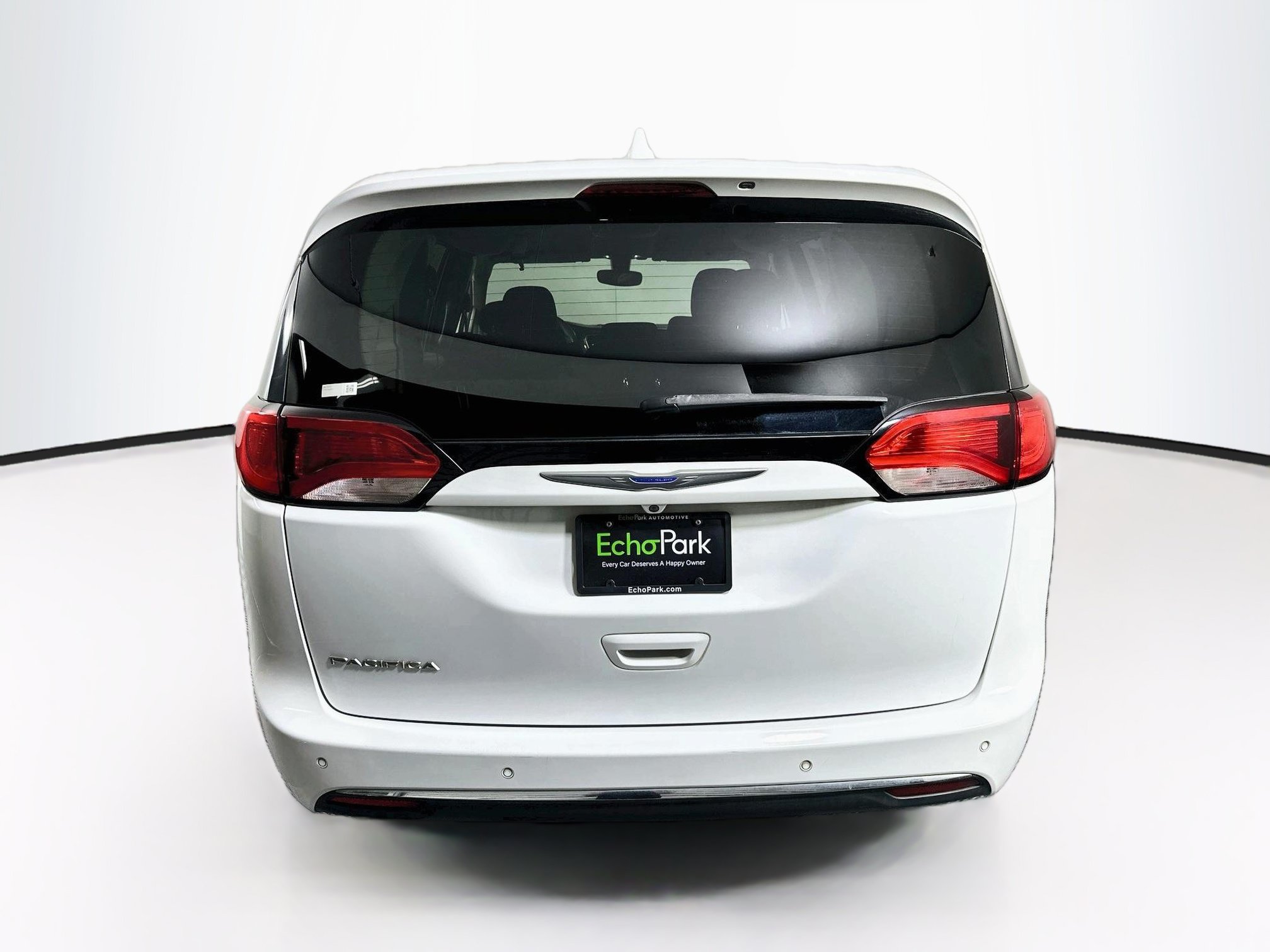 Used 2018 Chrysler Pacifica Touring Plus w/ Tire & Wheel Group FWD image 7