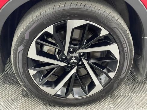 Used 2023 Mitsubishi Outlander SEL image 17