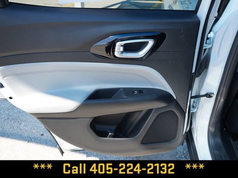 Used 2025 Jeep Compass Limited AWD/4WD image 31