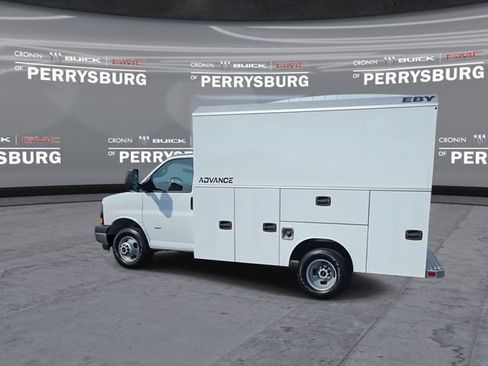 New 2026 GMC Savana 3500 w/ Power Convenience Package RWD image 7