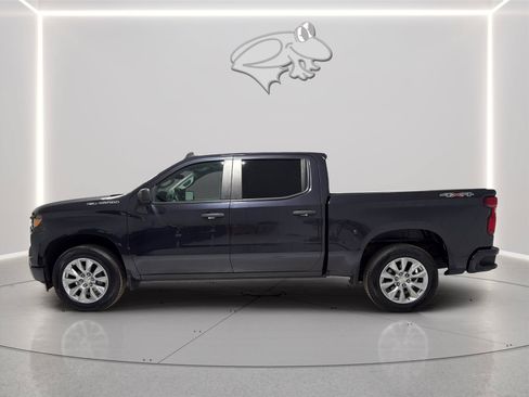Used 2022 Chevrolet Silverado 1500 Custom AWD/4WD image 2