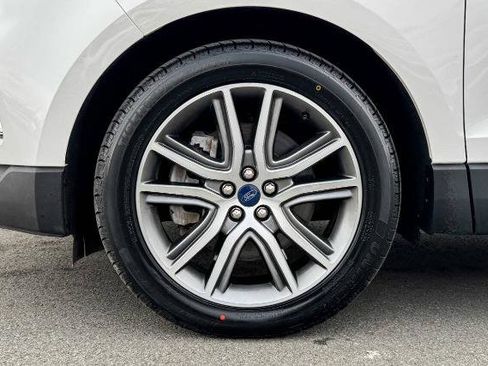 Certified 2022 Ford Edge Titanium image 32