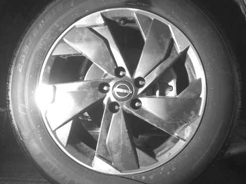 Used 2025 Nissan Rogue SV image 13