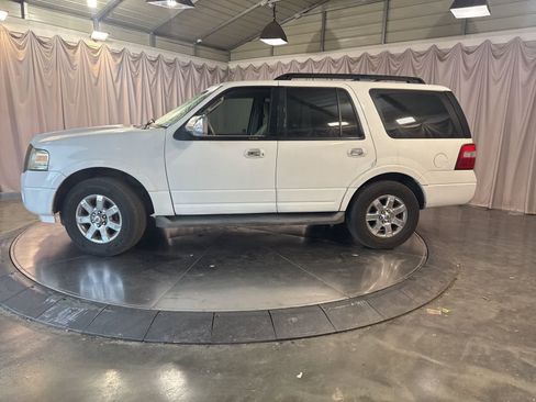 Used 2011 Ford Expedition XLT image 7