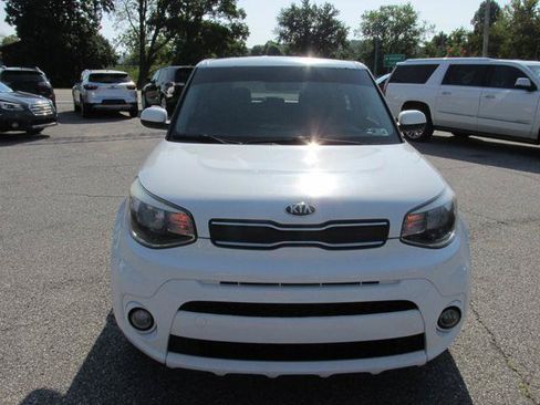 Used 2017 Kia Soul FWD image 2
