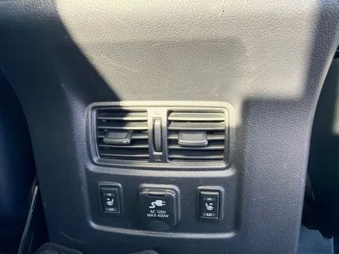 Used 2018 Nissan Titan PRO-4X w/ Pro-4x Convenience Package AWD/4WD image 14