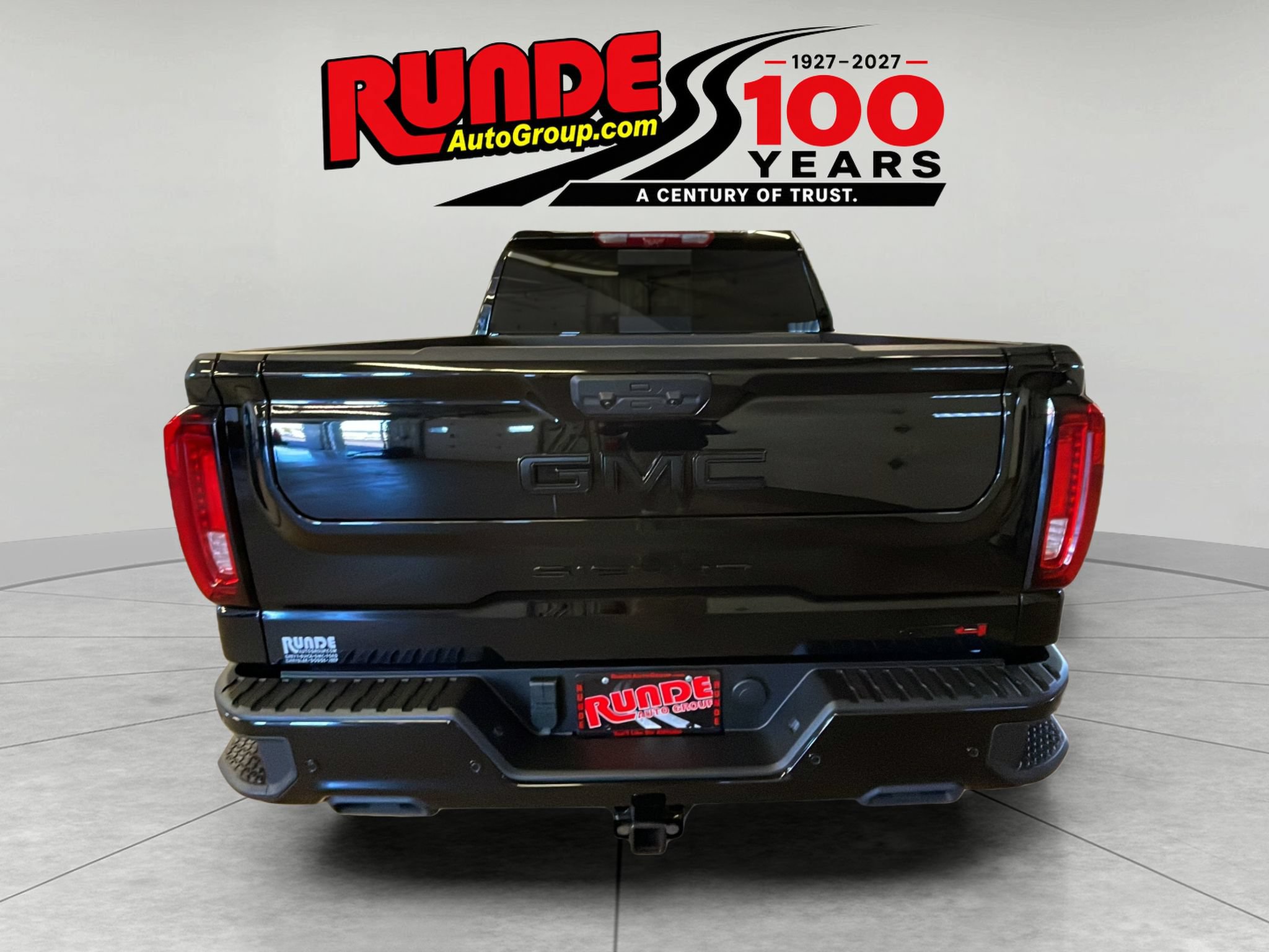 Certified 2026 GMC Sierra 1500 AT4 w/ Technology Package AWD/4WD image 4