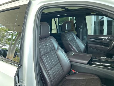 Used 2024 Cadillac Escalade V AWD/4WD image 29