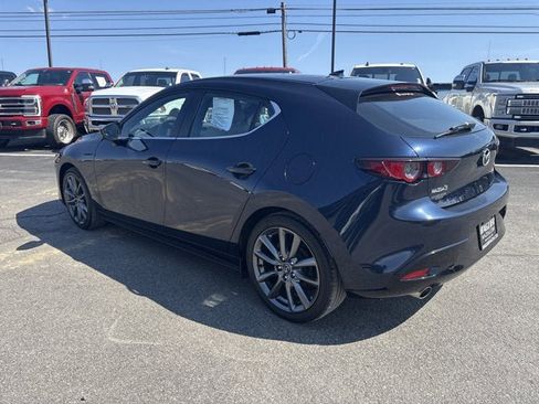 Used 2019 MAZDA MAZDA3 Hatchback w/ Preferred Package image 4