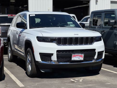 New 2026 Jeep Grand Cherokee L 4WD image 1