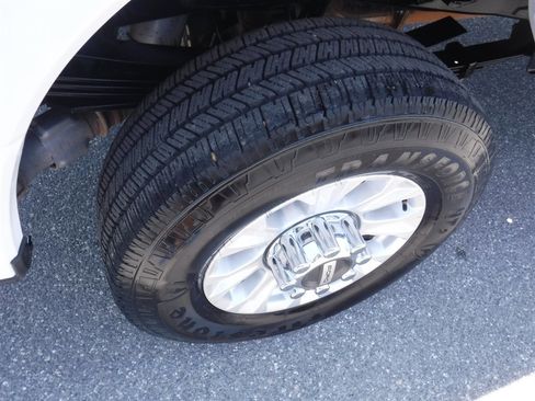 Used 2022 Ford F350 XLT image 4