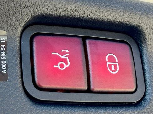 Certified 2026 Mercedes-Benz C 300 4MATIC Sedan image 36