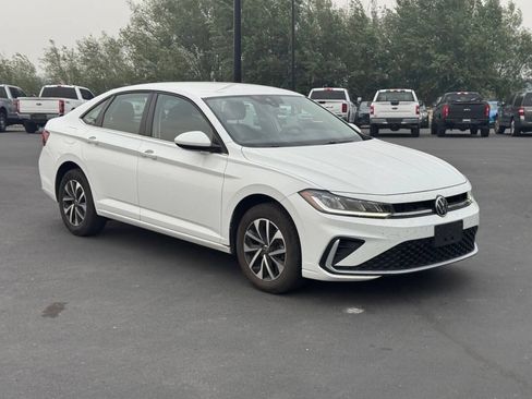 Used 2025 Volkswagen Jetta S FWD image 9