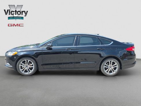 Used 2018 Ford Fusion SE w/ Equipment Group 201A FWD image 6