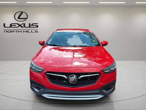 Used 2018 Buick Regal Preferred w/ Sights and Sounds Package AWD/4WD image 2